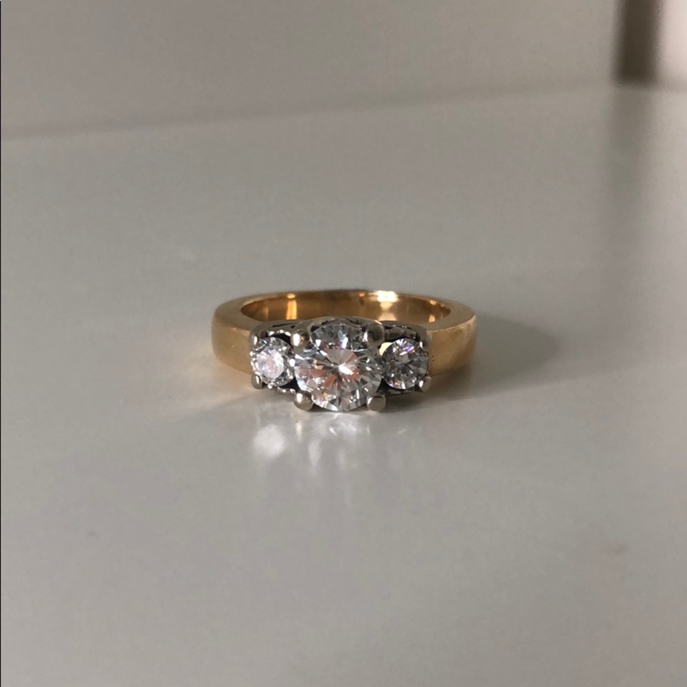 14k yellow gold 3-stone diamond ring